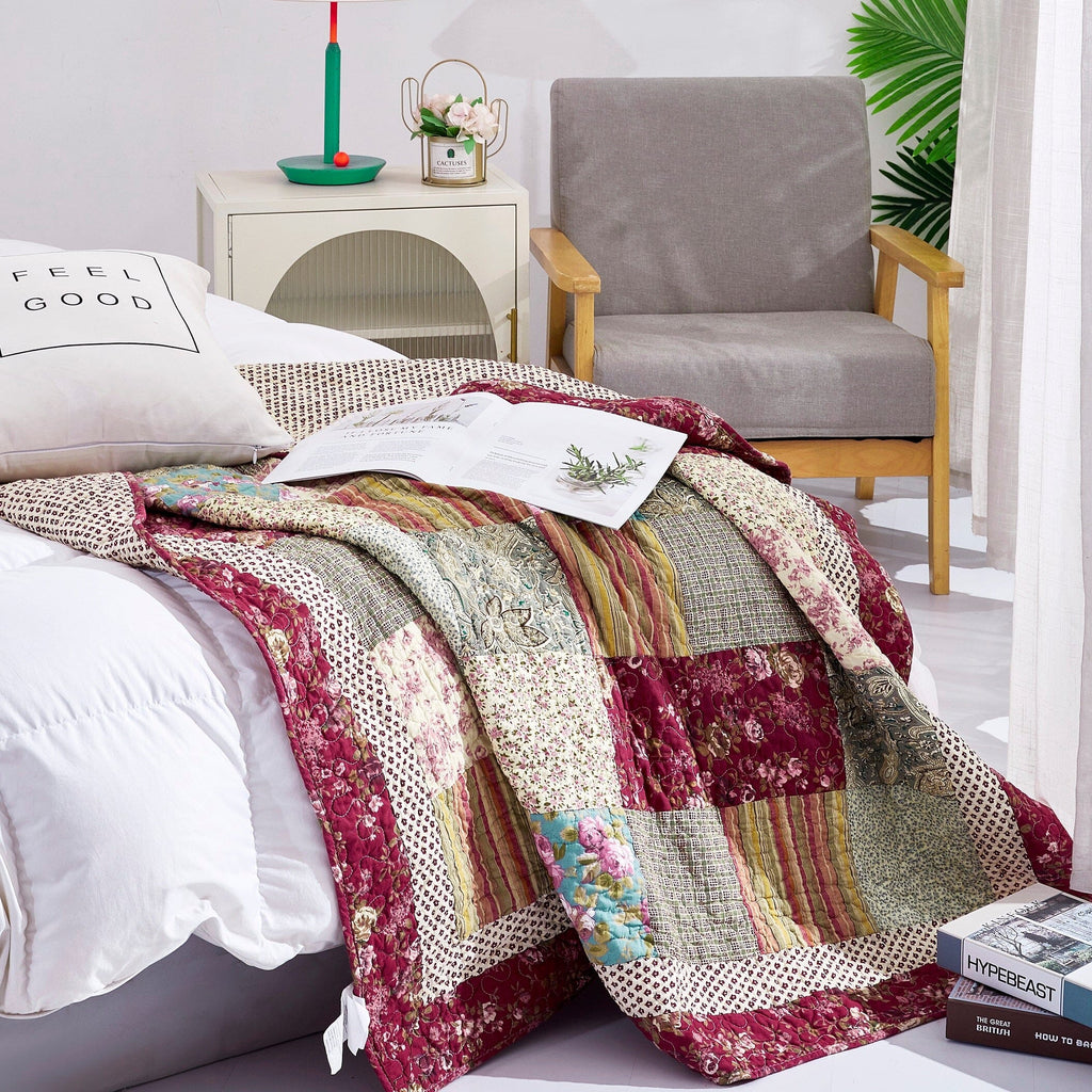Tache Fairy Tale Tea Party Beige Burgundy Paisley Floral Cotton Patchwork Quilted Throw Blanket (DXJ103443)