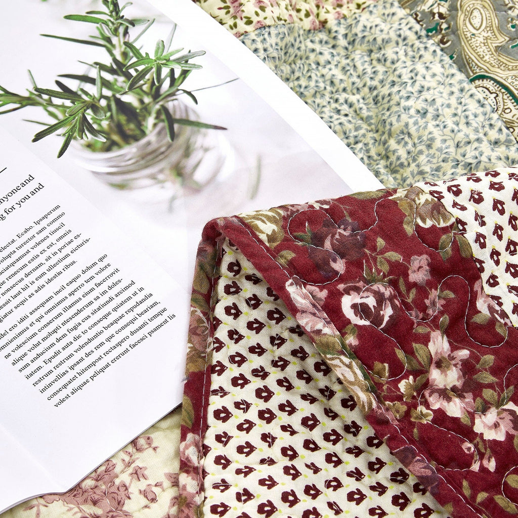 Tache Fairy Tale Tea Party Beige Burgundy Paisley Floral Cotton Patchwork Quilted Throw Blanket (DXJ103443)